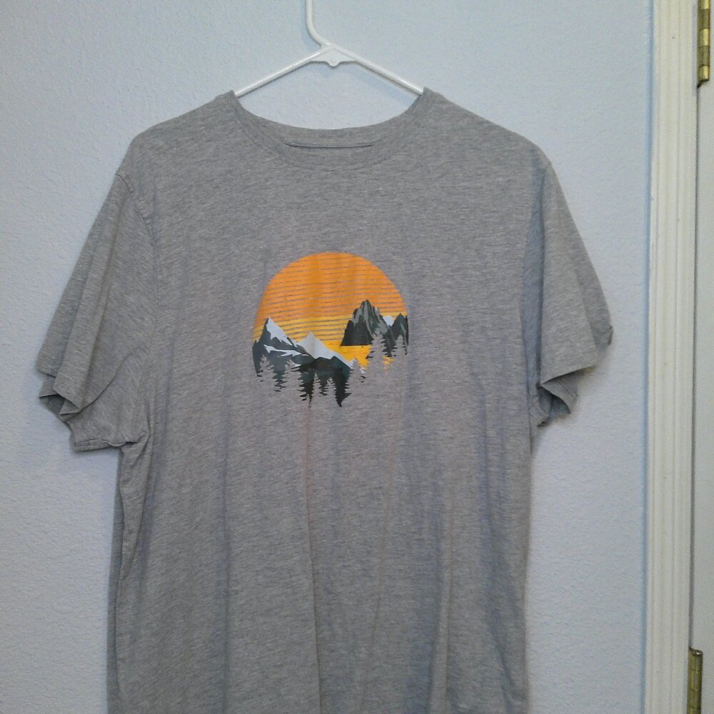 Mountain ridgeline trout tree shirt mens large